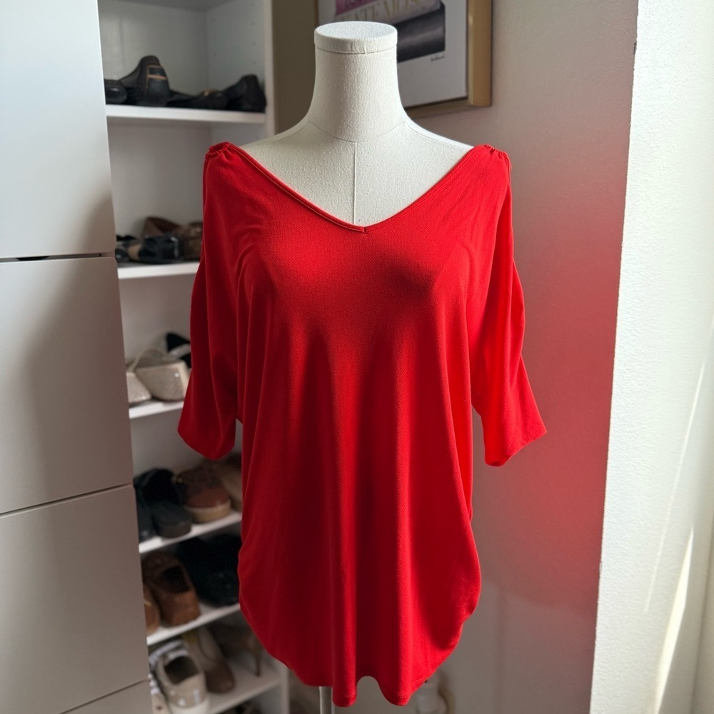 NWOT BOLD Elements Bright Red Cold Shoulder 3/4 Sleeve Women's Top Size Large